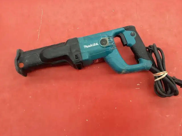 Scie va et vient Makita