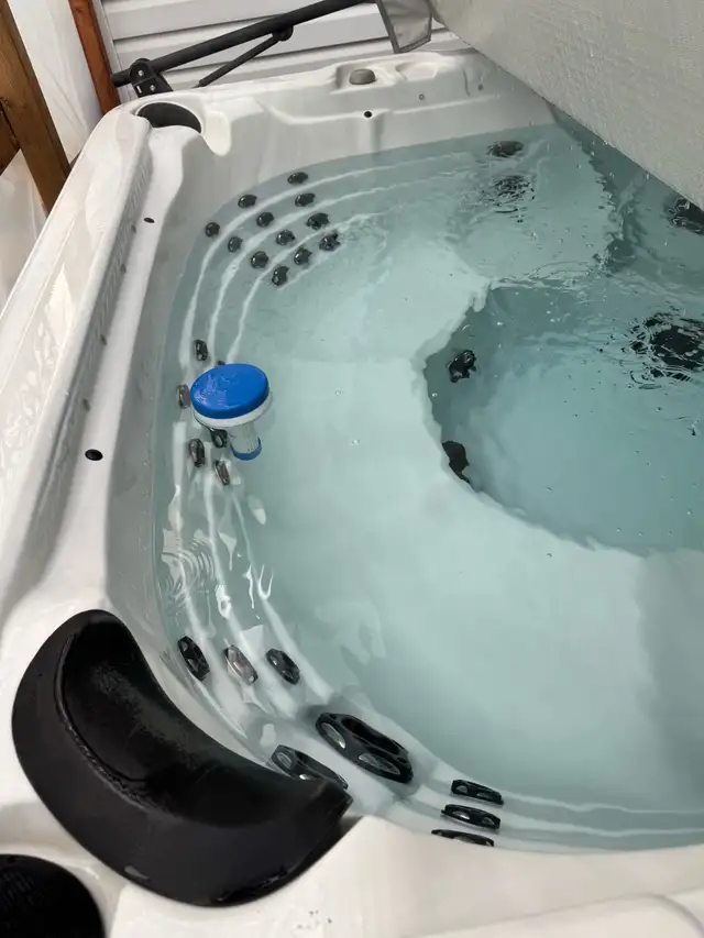 I BUY BROKEN OR RUNNING HOT TUB