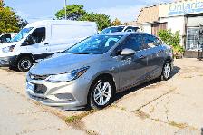 2018 Chevrolet Cruze LT - Photo 2