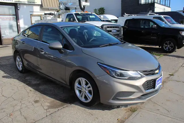 2018 Chevrolet Cruze LT - Photo 4