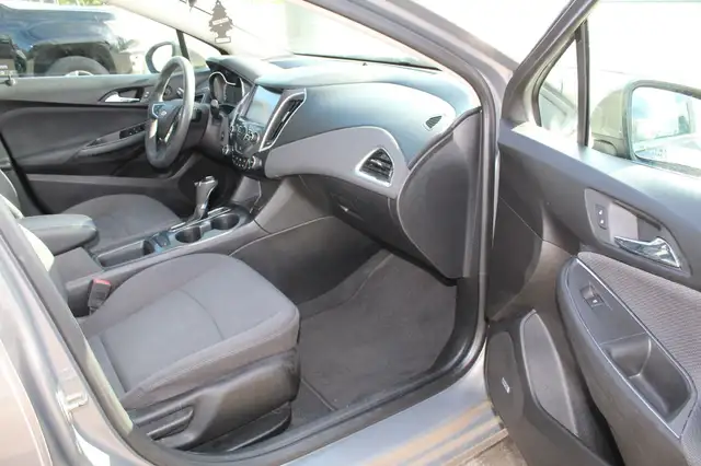 2018 Chevrolet Cruze LT - Photo 10