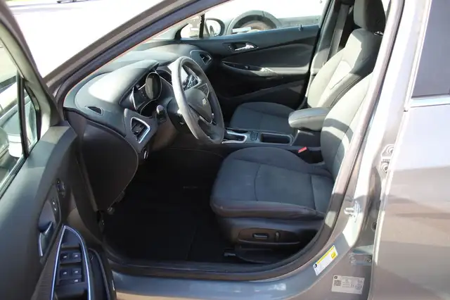 2018 Chevrolet Cruze LT - Photo 16