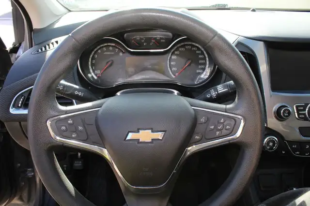 2018 Chevrolet Cruze LT - Photo 18