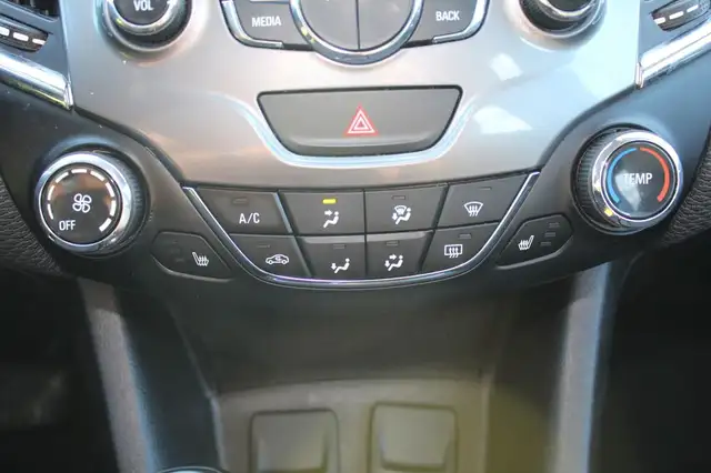 2018 Chevrolet Cruze LT - Photo 22