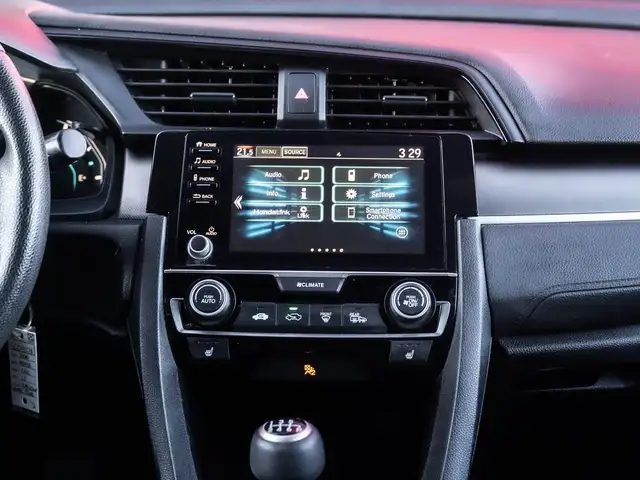 2020 Honda Civic Sedan LX - Sask Unit | Clean Carfax | Manual - Photo 17