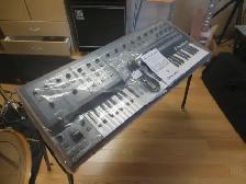 OBERHEIM OBX8 keyboard/synthesiser - Photo 3