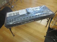 OBERHEIM OBX8 keyboard/synthesiser - Photo 4