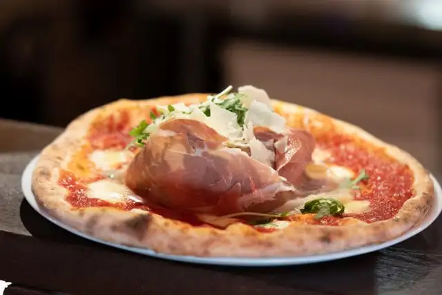 Pizzaiolo pour Pizzeria/Resto Italien à Laval-temps plein