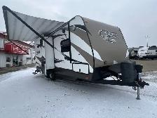 2015 KEYSTONE COUGAR 22RBIWE, SPACIOUS, REAR BATH, ISLAND