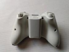 XBOX 360 BUNDLE W/ 2 CONTROLLERS (CORDS) 6 GAMES & KINECT CAMERA - Photo 6