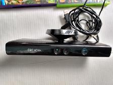 XBOX 360 BUNDLE W/ 2 CONTROLLERS (CORDS) 6 GAMES & KINECT CAMERA - Photo 8