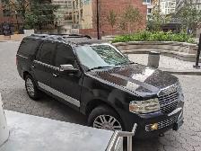 2009 Lincoln Navigator 4WD- 7-Passenger Luxury SUV – Excellent