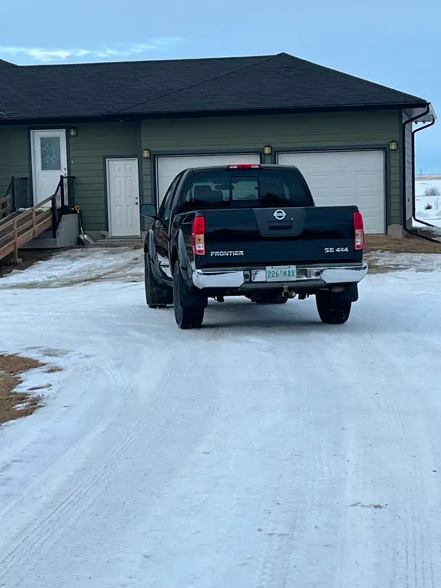 Nissan Frontier 4x4 - Photo 3