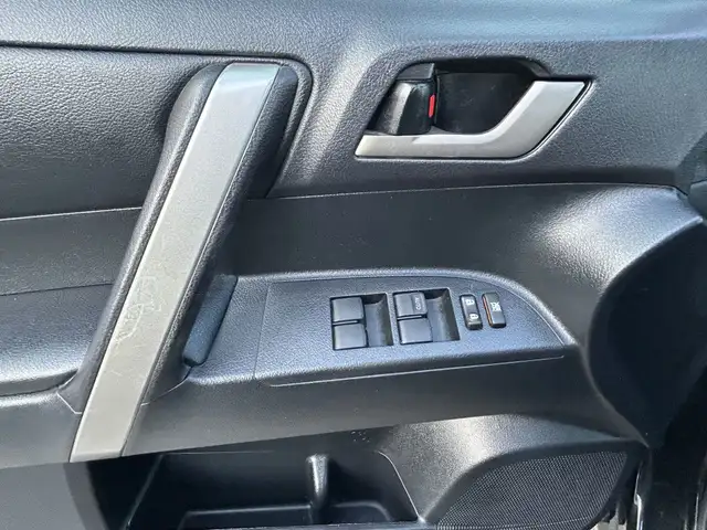 2012 Toyota Highlander SPORT 4WD/BACK UP-CAM/SUNROOF/LEATHER/7-P - Photo 35