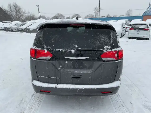 2023 Chrysler Grand Caravan SXT - Photo 4