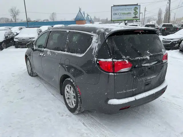 2023 Chrysler Grand Caravan SXT - Photo 5