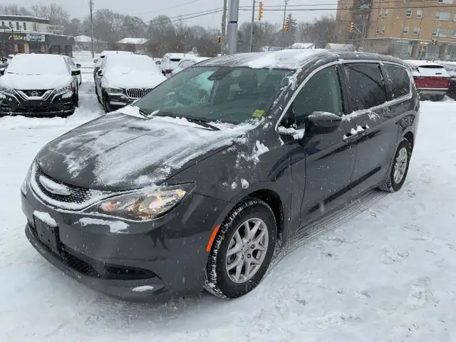 2023 Chrysler Grand Caravan SXT - Photo 7