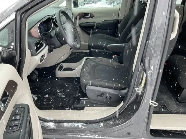 2023 Chrysler Grand Caravan SXT - Photo 9