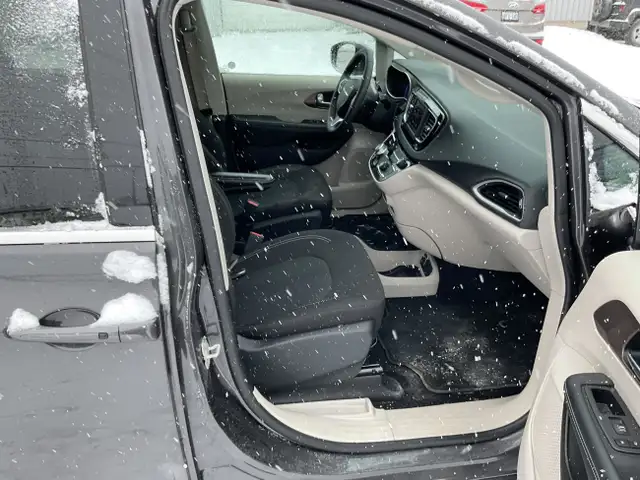 2023 Chrysler Grand Caravan SXT - Photo 10