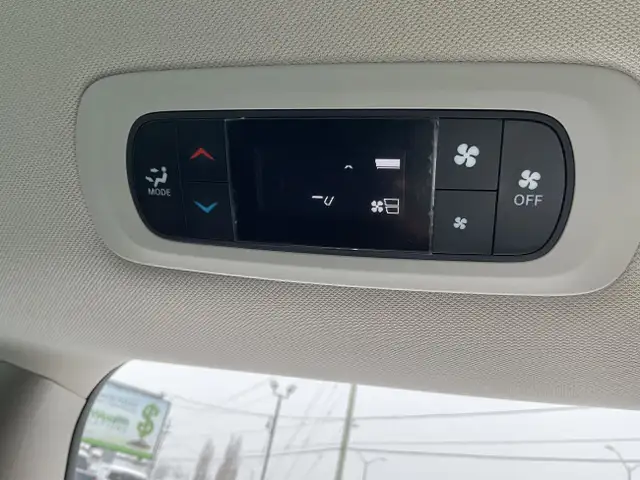 2023 Chrysler Grand Caravan SXT - Photo 23