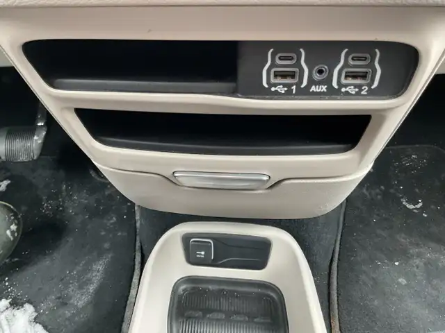 2023 Chrysler Grand Caravan SXT - Photo 24