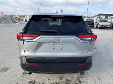 2025 Toyota RAV4 LE APPLE ANDRIOD CARPLAY / HEATED SEATS / SIRIU - Photo 4