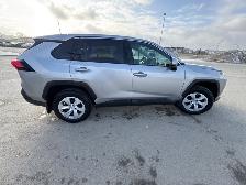 2025 Toyota RAV4 LE APPLE ANDRIOD CARPLAY / HEATED SEATS / SIRIU - Photo 6