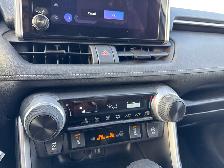 2025 Toyota RAV4 LE APPLE ANDRIOD CARPLAY / HEATED SEATS / SIRIU - Photo 17