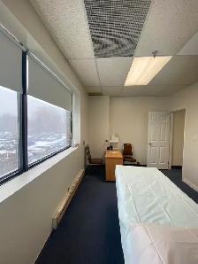 Extra large room for rent at Yonge/Steeles Acupuncture  Clinic - Photo 2