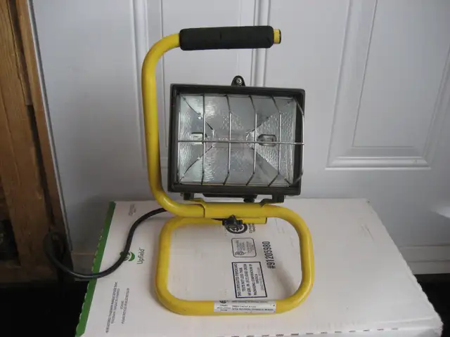 Small construction light