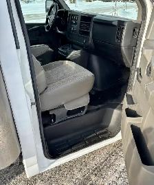 2013 GMC Savana 3500 Roue Simple Boîte de 12 Pieds - Photo 9