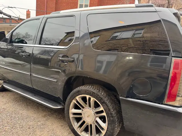 LUXURY CADILLAC ESCALADE SUV 2012 LEATHER 22' RIMS NAV SAFETIED! - Photo 6