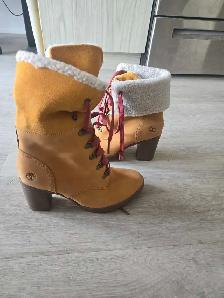 BRAND NEW LADIES TIMBERLAND