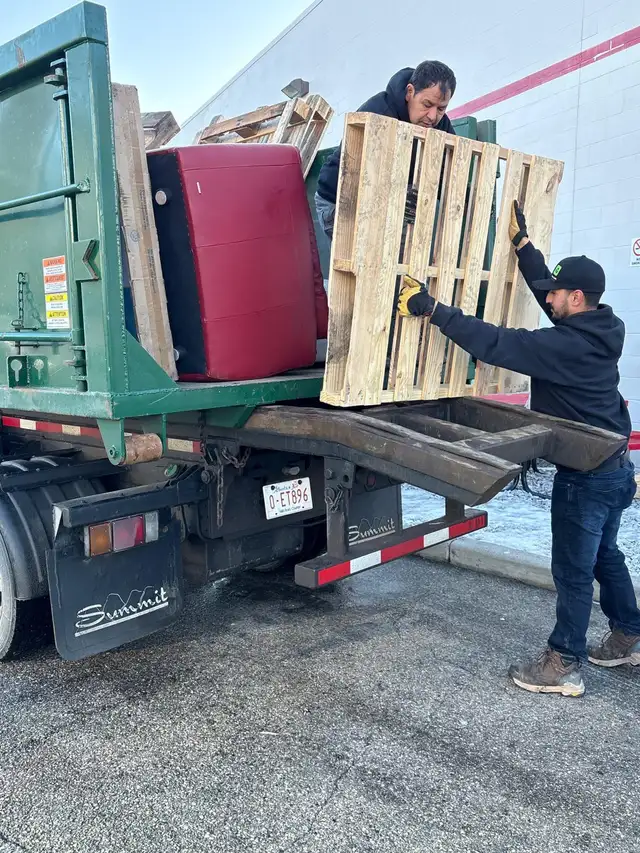 $10 JUNK REMOVAL , FULL LOAD ONLY $222 - Photo 4