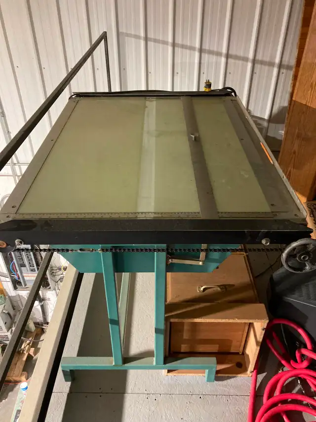 Drafting or Art craft Table, Iluminated - Photo 8