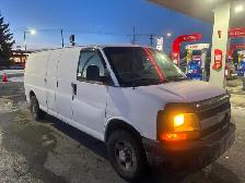 2009 Chevrolet Express Cargo Van 2500 V8 4.8L 155" Full Size - Photo 2