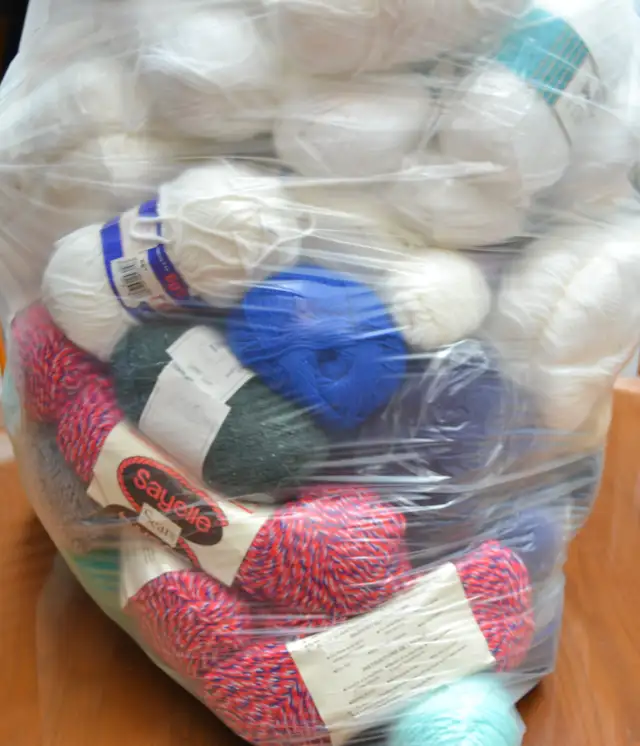Yarn - Acrylic - Photo 2