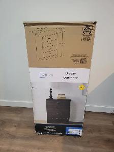 MOVING SALE!! DRESSER FOR SALE - 70CAD