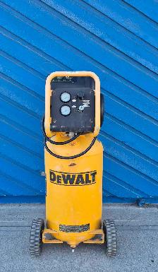 15Gal Dewalr Air Compressor D55168 (32293616)