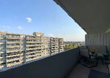 Condo 2 ch 1189pi² 16e étage Garage Piscine St-Laurent - Photo 6