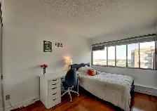 Condo 2 ch 1189pi² 16e étage Garage Piscine St-Laurent - Photo 19