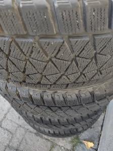 4 pneus hiver Bridgestone Blizzak 235-60R18 comme neufs