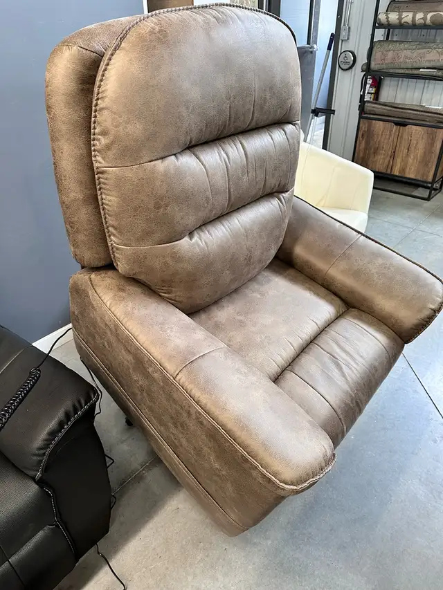 Brown fabric power reclining lift chair - Photo 2