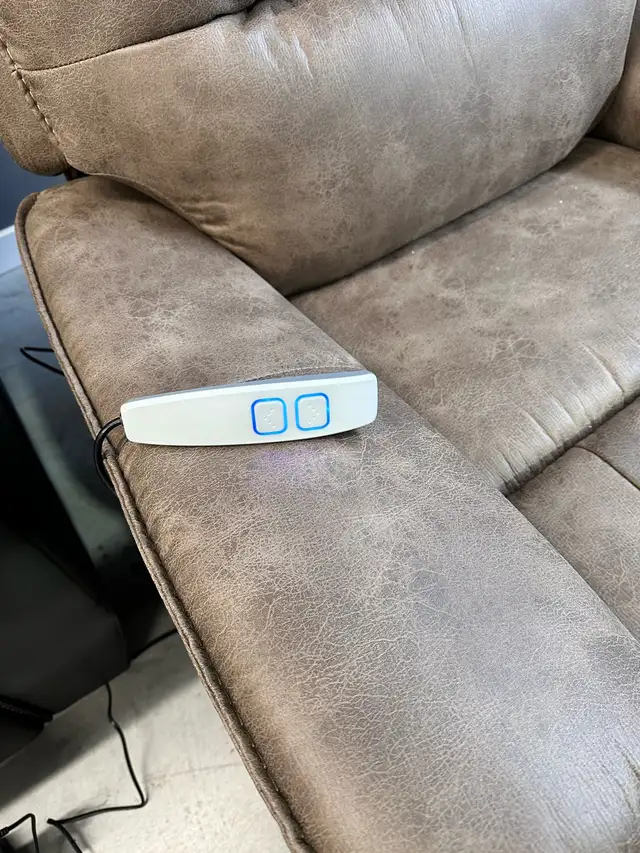 Brown fabric power reclining lift chair - Photo 4