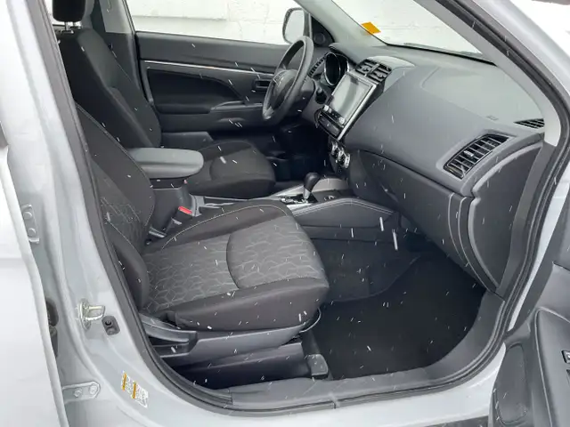 2024 Mitsubishi RVR ES - Photo 9