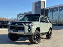 2022 Toyota 4Runner 4DR 4WD SUNROOF / RUNNING BOARDS / APPLE AND