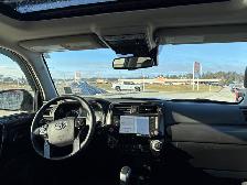 2022 Toyota 4Runner 4DR 4WD SUNROOF / RUNNING BOARDS / APPLE AND - Photo 10