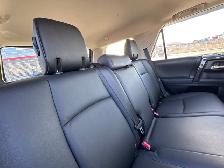 2022 Toyota 4Runner 4DR 4WD SUNROOF / RUNNING BOARDS / APPLE AND - Photo 12