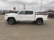 2017 Toyota Tacoma TRD Sport SUNROOF / HEATED SEATS / REAR CAMER - Photo 2
