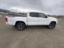 2017 Toyota Tacoma TRD Sport SUNROOF / HEATED SEATS / REAR CAMER - Photo 6